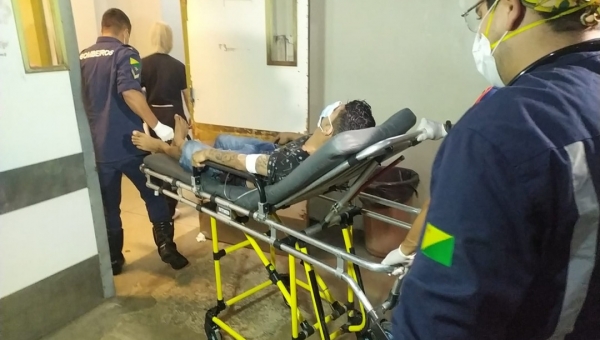 Adolescente é alvejado com três tiros na Avenida Sobral, em Rio Branco 